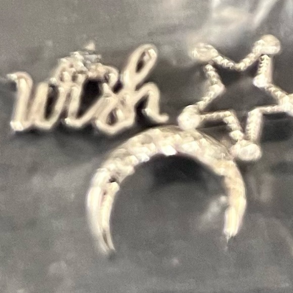 New Medium Wish Upon A Star Locket set with chain - Picture 1 of 3